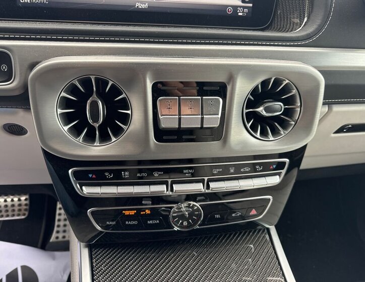 Mercedes-Benz Třídy G SUV / Terénní 4,0 l 430 kw