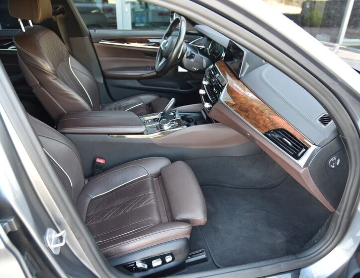 BMW Řada 5 Sedan / Limuzína 4,4 l 340 kw