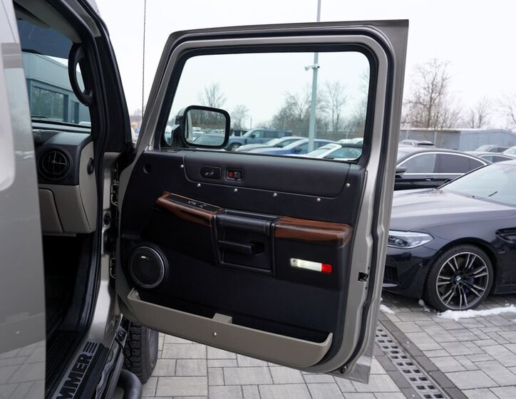 Hummer H2 SUV 6,0 l 232 kw