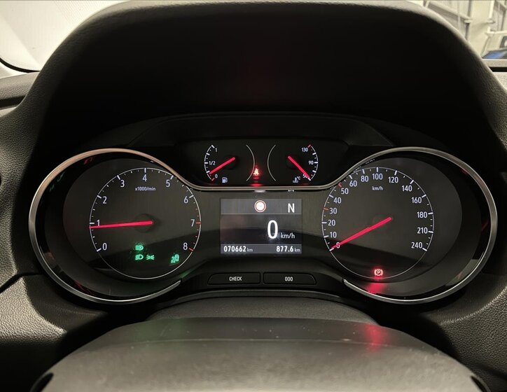 Opel Grandland X SUV 1,2 l 96 kw