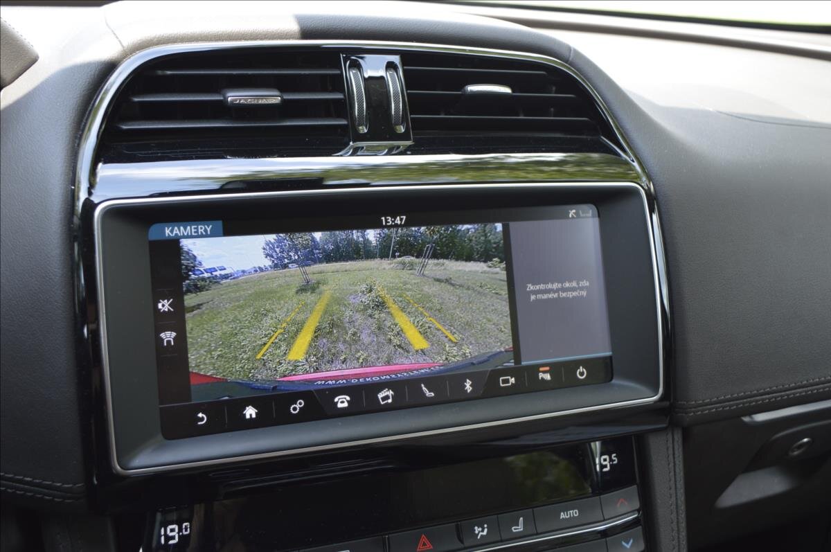 Jaguar F-Pace SUV / Terénní 2,0 l 177 kw