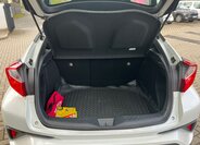 Toyota C-HR SUV / Terénní 1,8 l 72 kw