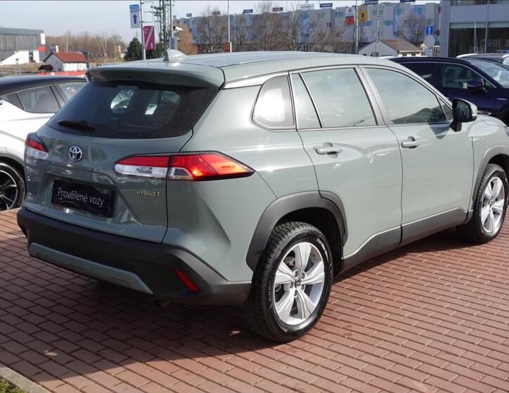 Toyota Corolla Cross 4