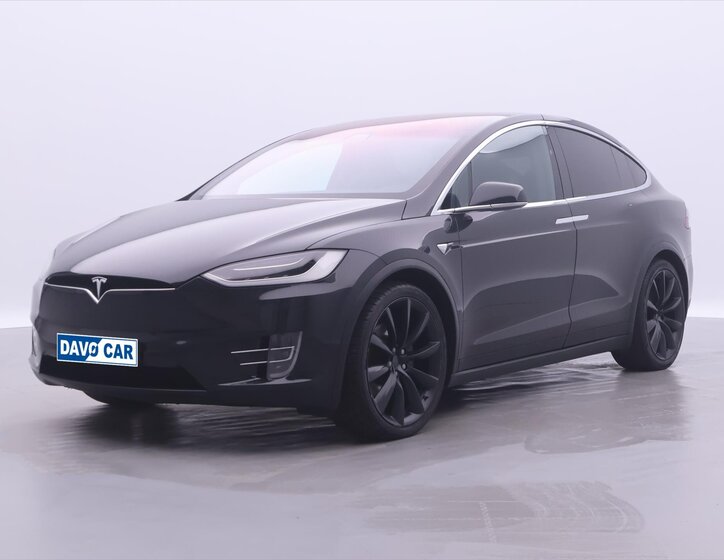 Tesla Model X 3