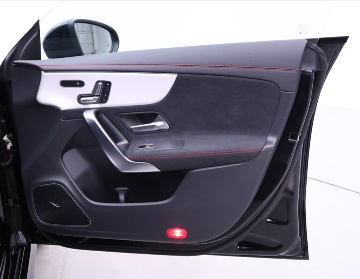 Mercedes-Benz CLA Kupé 1,3 l 120 kw