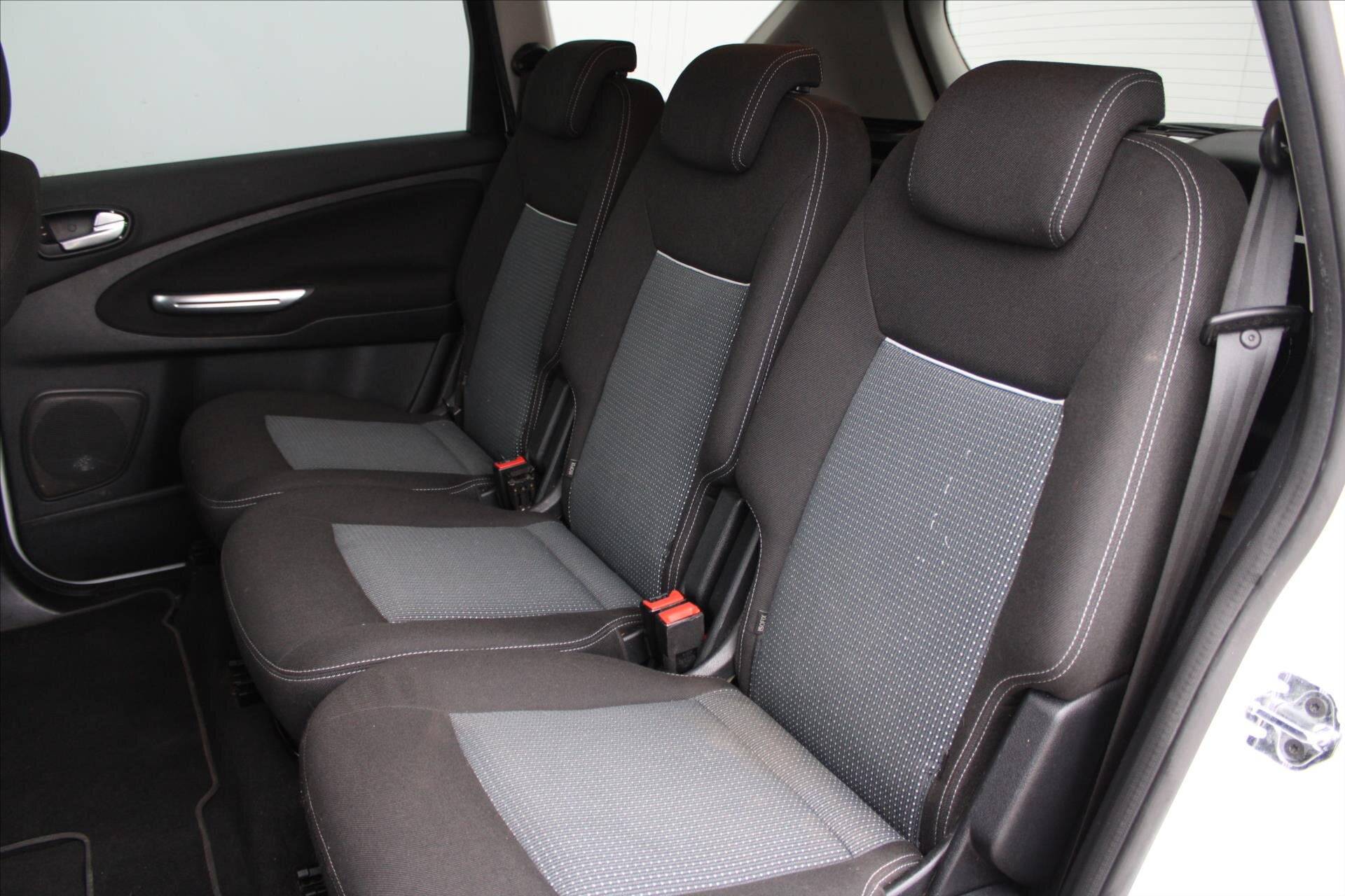 Ford S-MAX MPV 2,0 l 103 kw