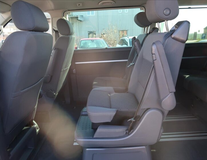 Volkswagen Multivan MPV 2,0 l 103 kw