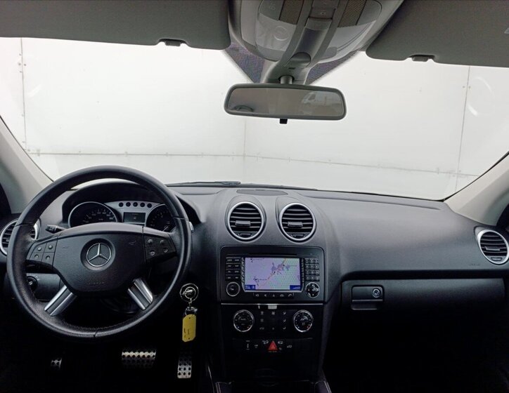 Mercedes-Benz Třídy M SUV 3,0 l 165 kw