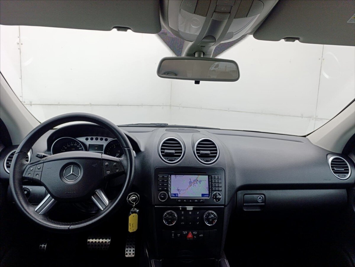 Mercedes-Benz Třídy M SUV 3,0 l 165 kw