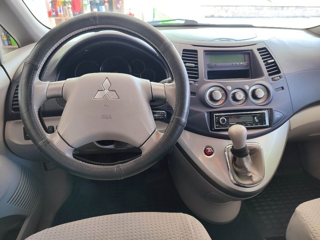 Mitsubishi Grandis MPV 2,4 l 121 kw