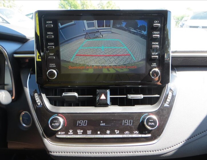 Toyota Corolla Sedan / Limuzína 1,8 l 72 kw