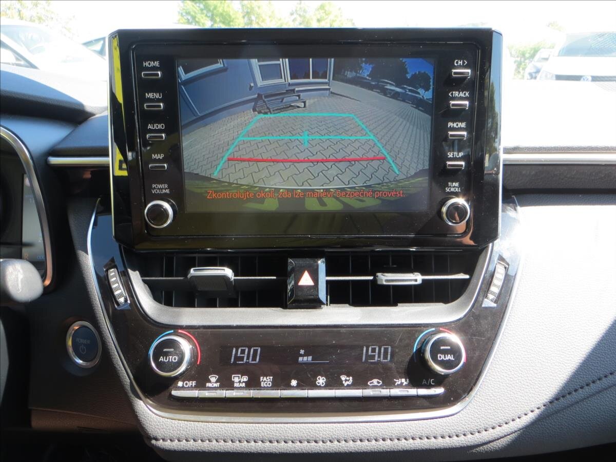 Toyota Corolla Sedan / Limuzína 1,8 l 72 kw