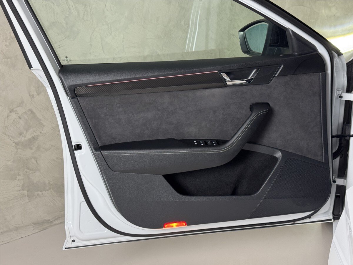 Škoda Superb Kombi 1,4 l 160 kw