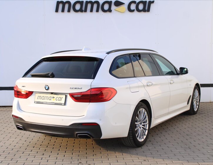 BMW Řada 5 Kombi 3,0 l 195 kw