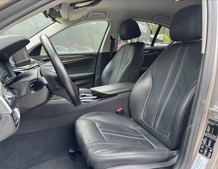 BMW Řada 5 Sedan / Limuzína 2,0 l 185 kw