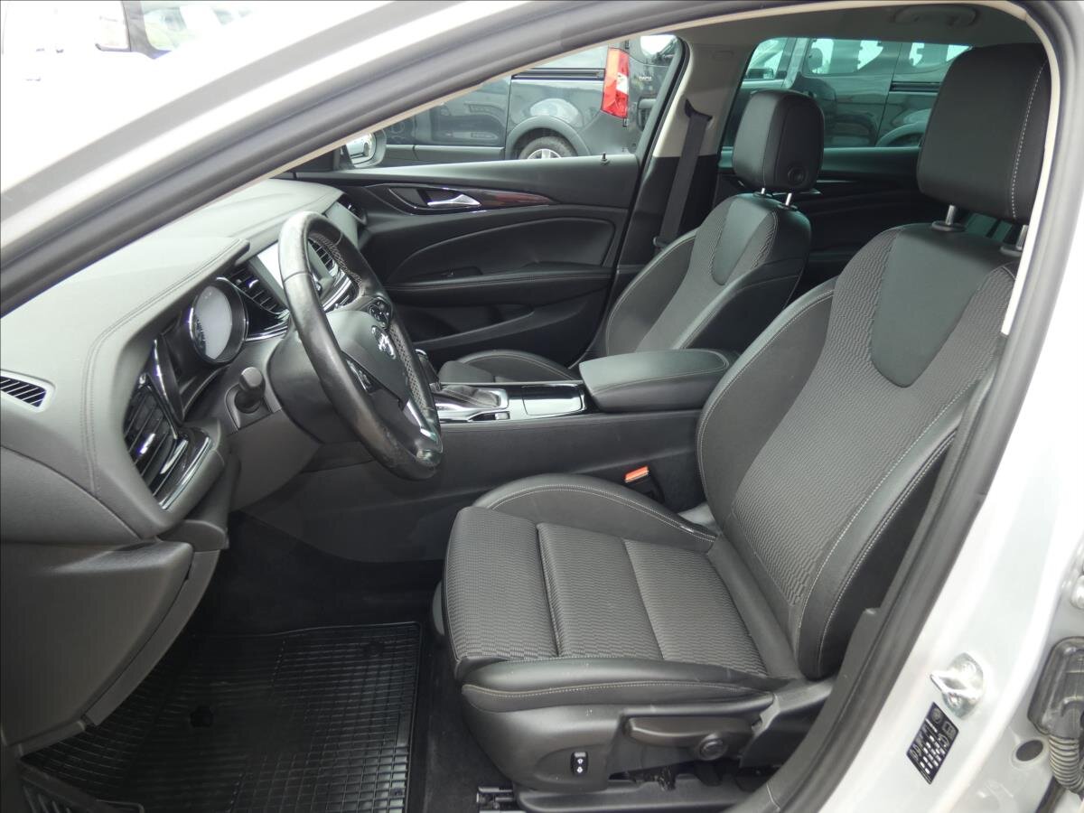 Opel Insignia Kombi 2,0 l 154 kw