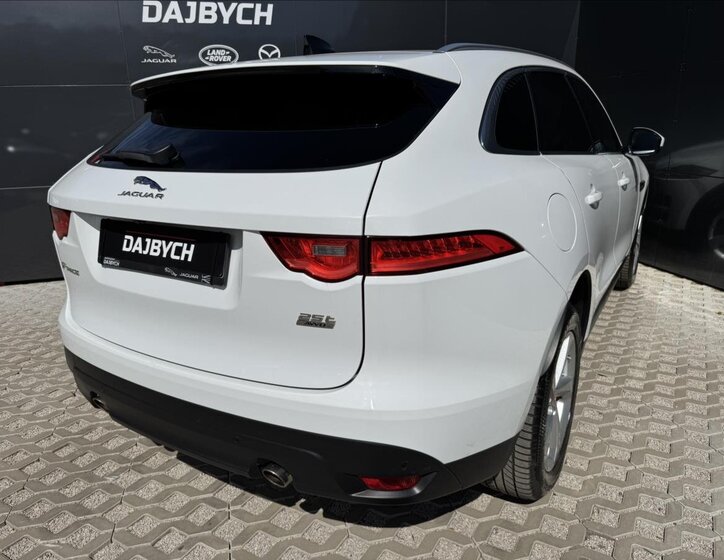 Jaguar F-Pace SUV / Terénní 2,0 l 184 kw