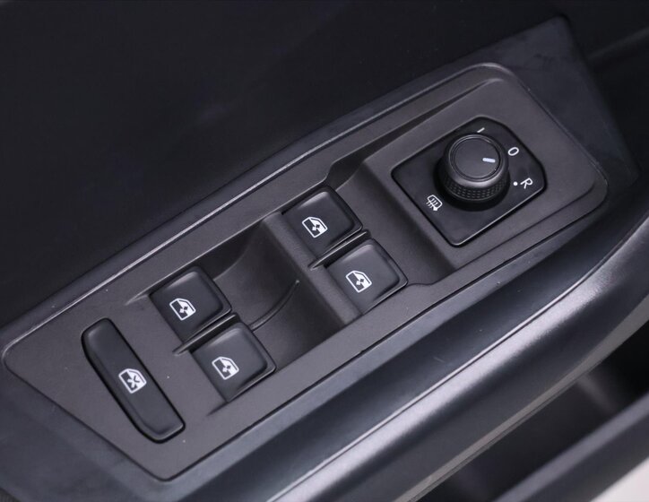 Volkswagen T-Roc SUV / Terénní 999,0 85 kw