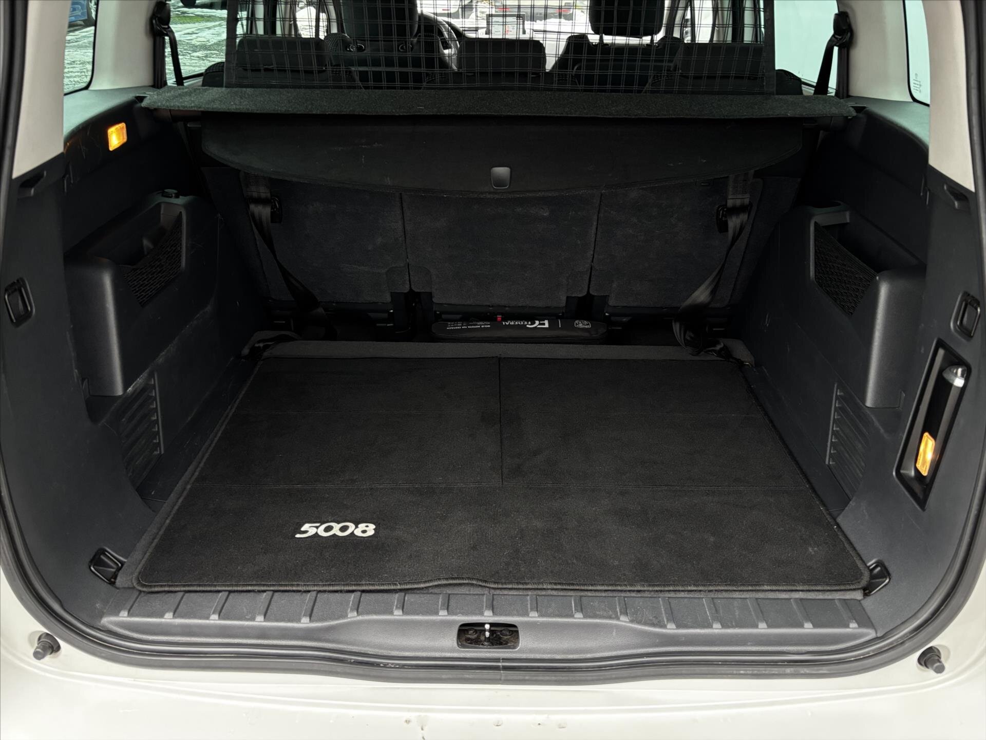 Peugeot 5008 MPV 2,0 l 120 kw