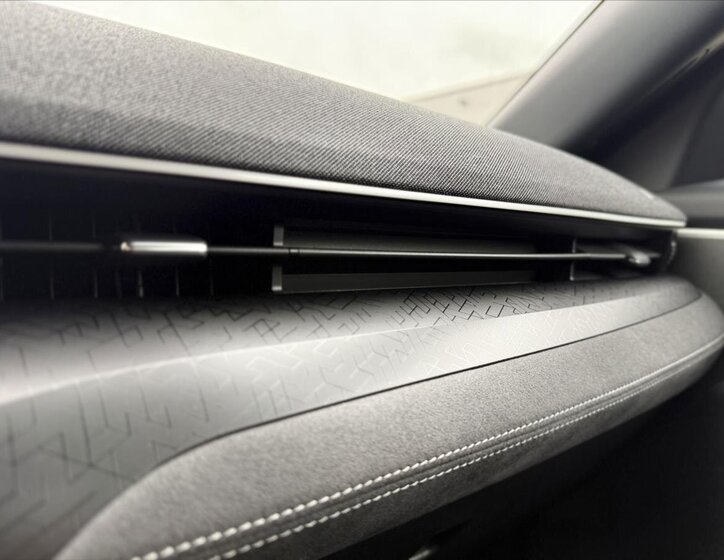 Ford Mustang Mach-E 33