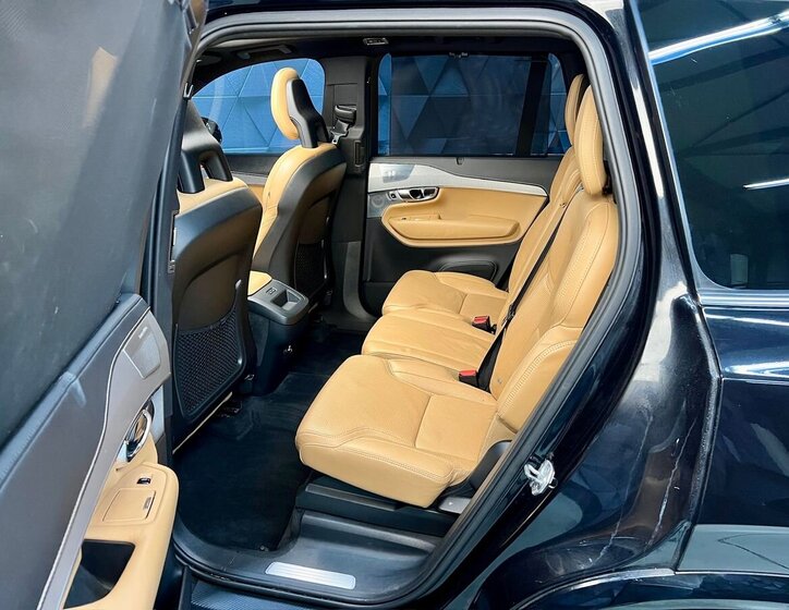 Volvo XC90 11