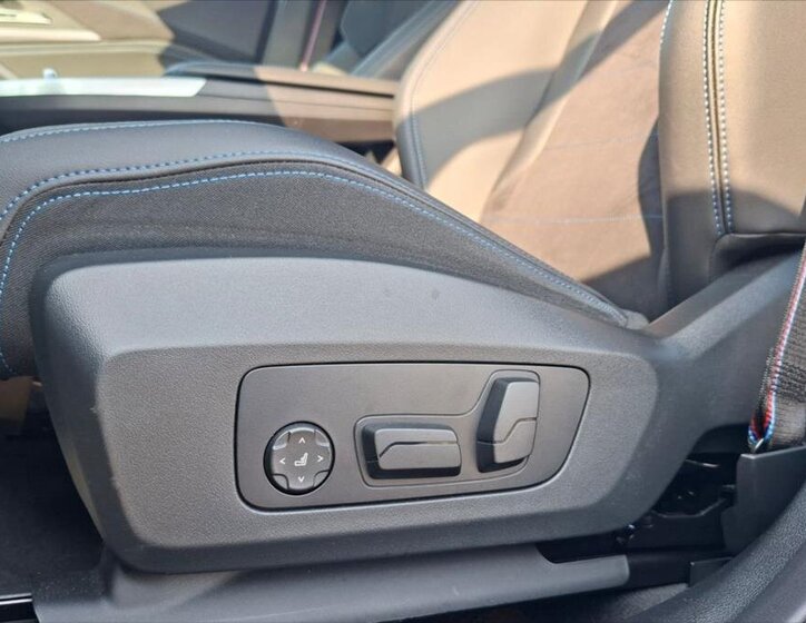 BMW X2 SUV / Terénní 2,0 l 221 kw