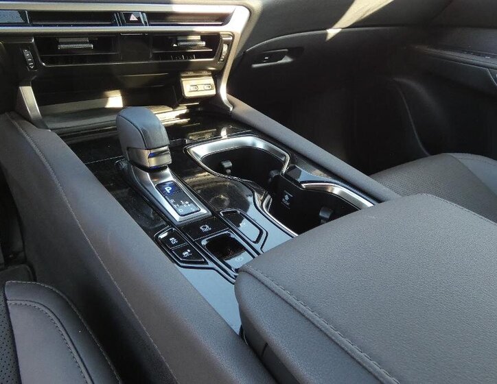 Lexus RX 350h SUV / Terénní 2,5 l 140 kw