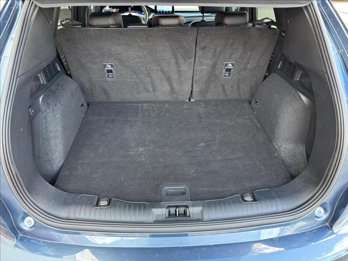 Ford Kuga SUV / Terénní 2,0 l 88 kw