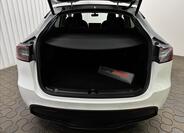 Tesla Model Y 28