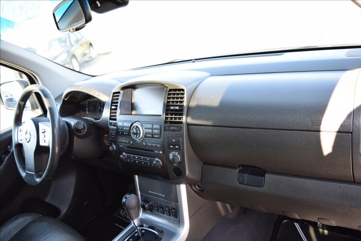 Nissan Navara Pick-up 3,0 l 170 kw