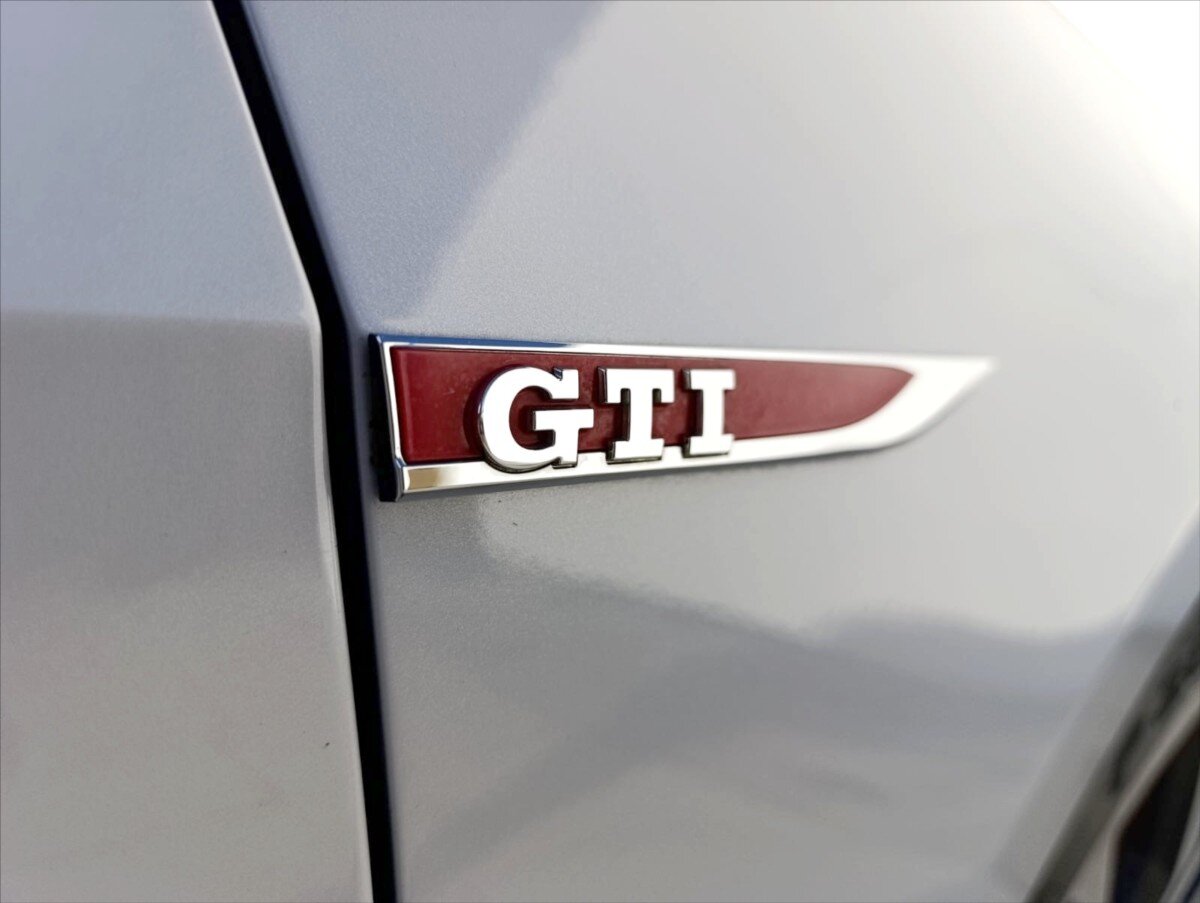 Volkswagen Golf Hatchback 2,0 l 180 kw