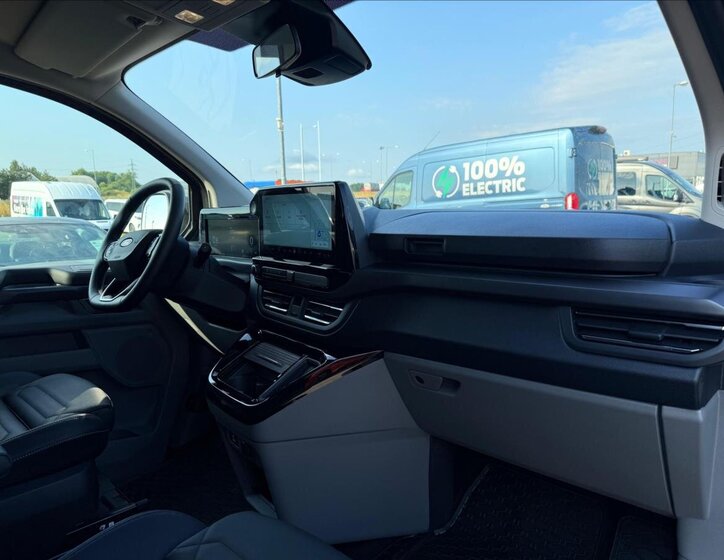 Ford Tourneo Custom Kombi 2,0 l 125 kw