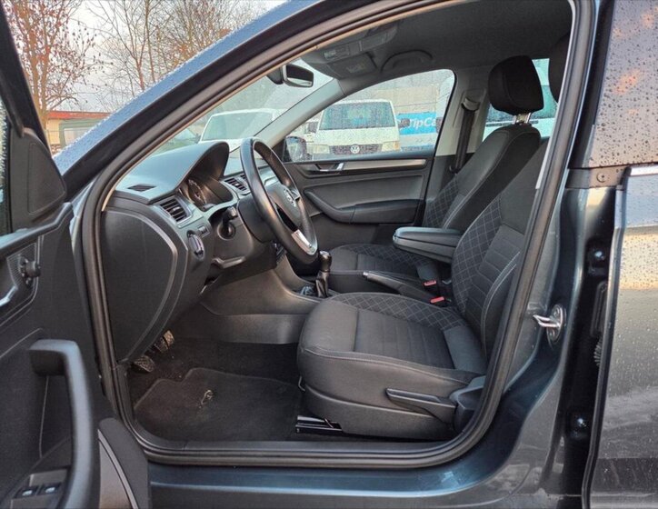 Škoda Rapid Hatchback 999,0 81 kw