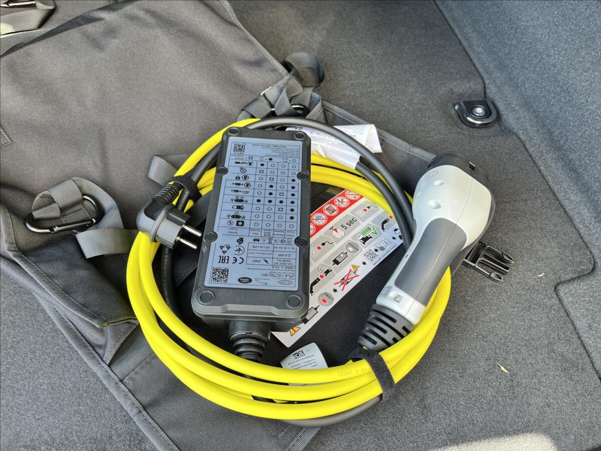 Land Rover Range Rover Velar SUV / Terénní 2,0 l 297 kw