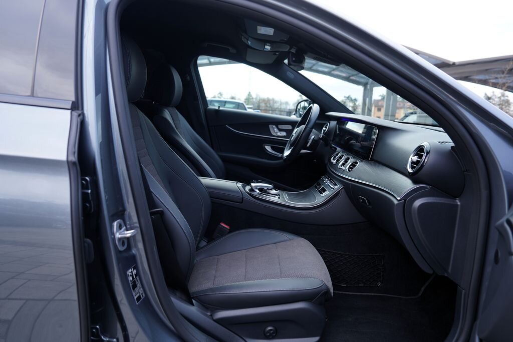 Mercedes-Benz Třídy E Sedan 2,0 l 143 kw