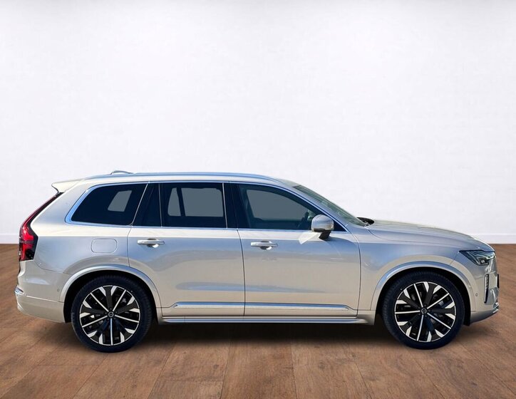 Volvo XC90 SUV / Terénní 2,0 l 335 kw