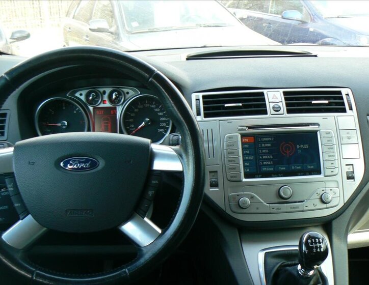 Ford Kuga SUV / Terénní 2,0 l 100 kw