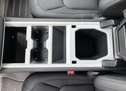 Land Rover Defender 16