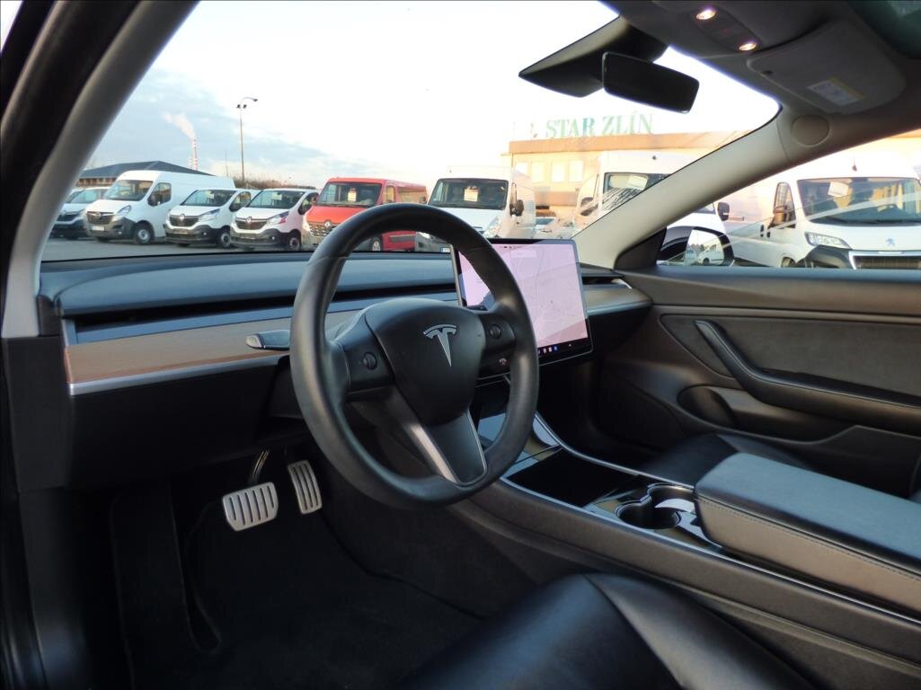 Tesla Model 3 Sedan 0,0 377 kw