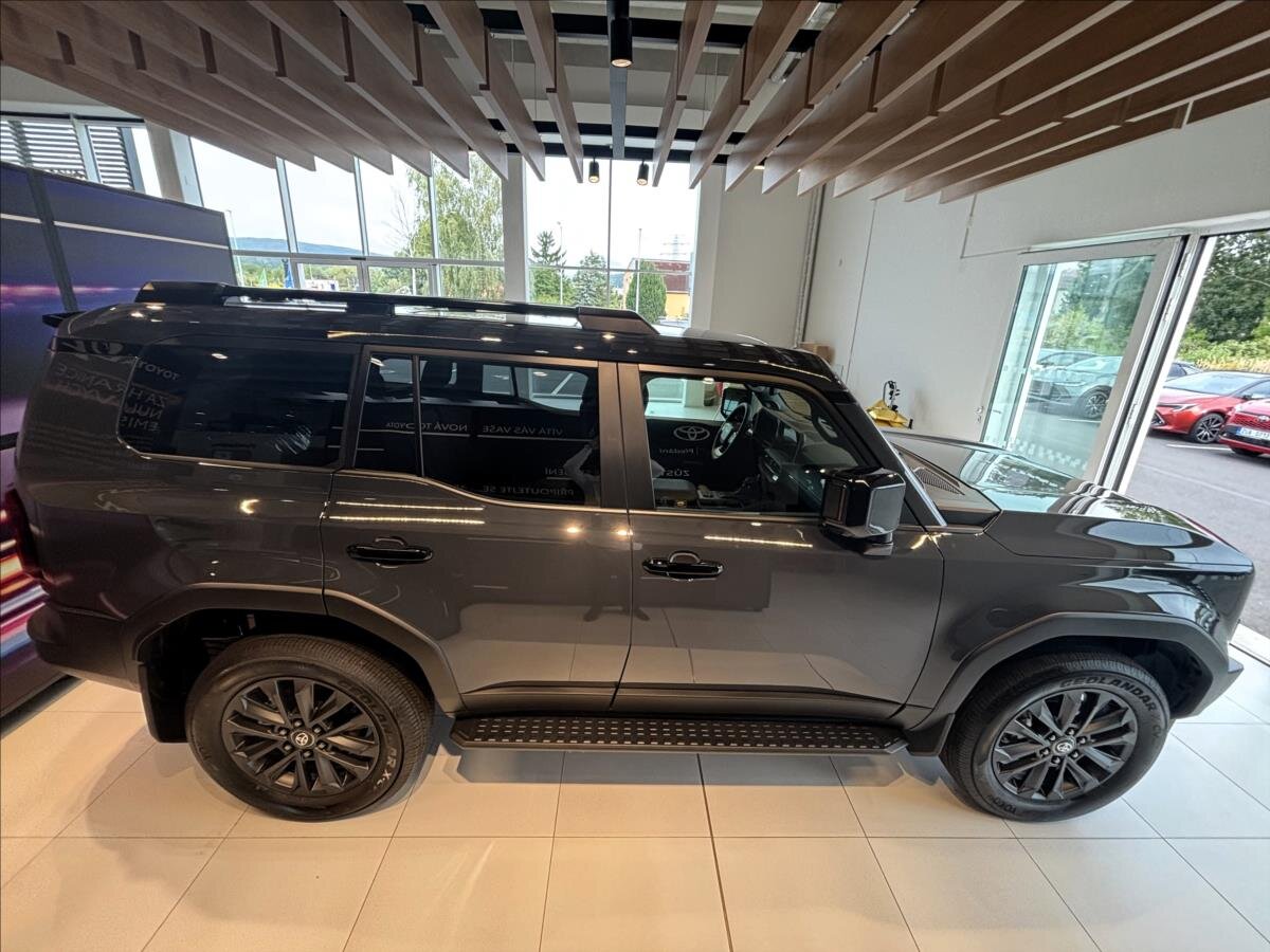 Toyota Land Cruiser SUV 2,8 l 150 kw