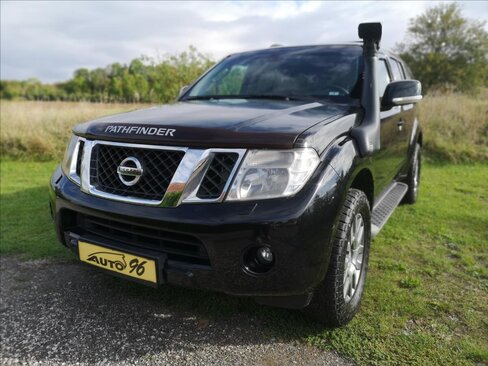 Nissan Pathfinder Kombi 2,5 l 140 kw