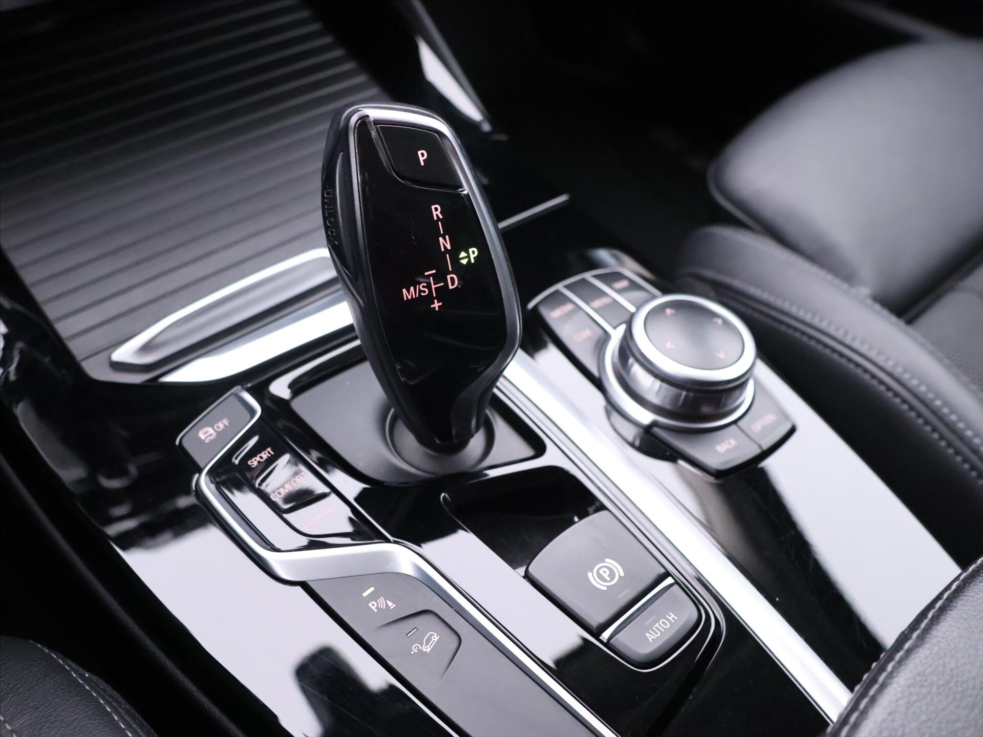 BMW X3 SUV / Terénní 2,0 l 140 kw