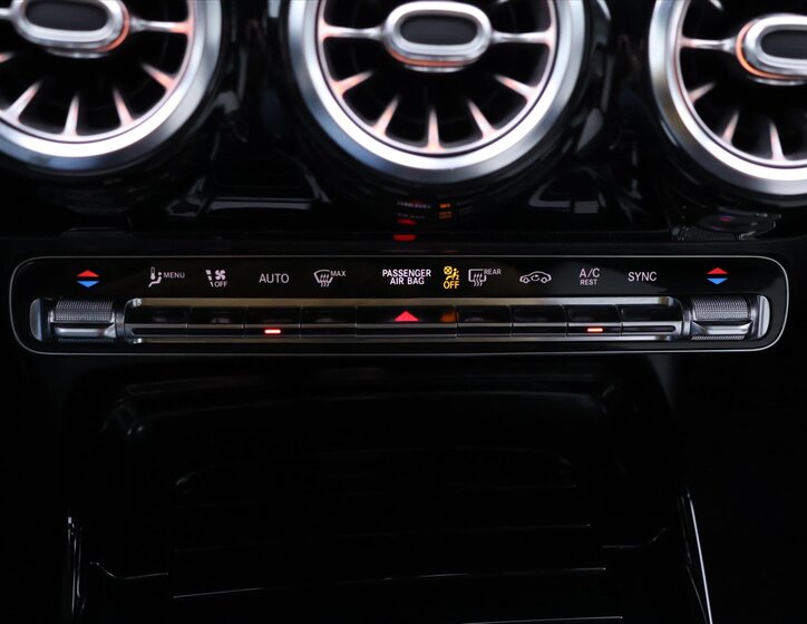 Mercedes-Benz CLA Kombi 2,0 l 225 kw