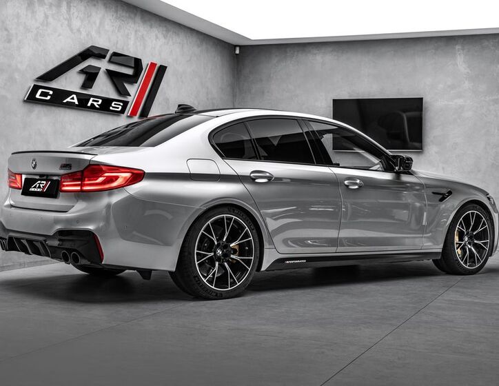 BMW M5 5