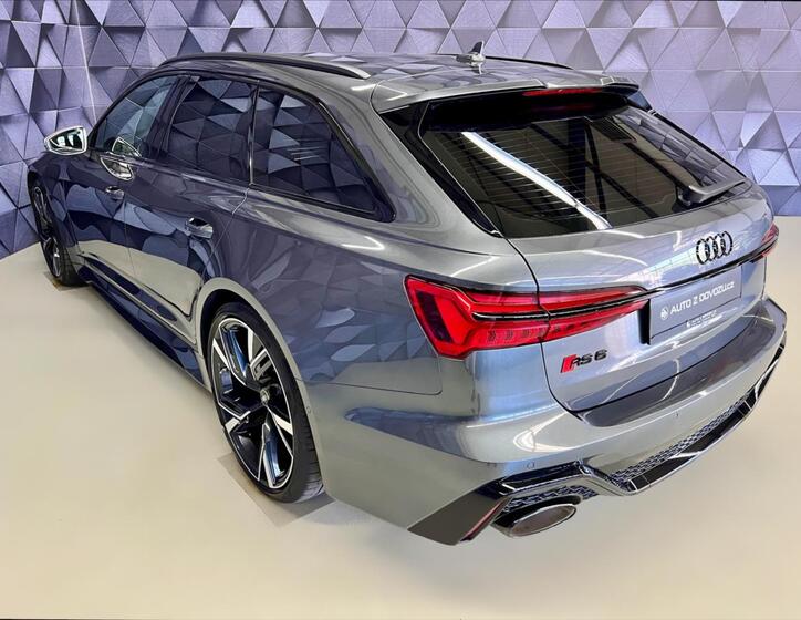 Mercedes-Benz GLC 10