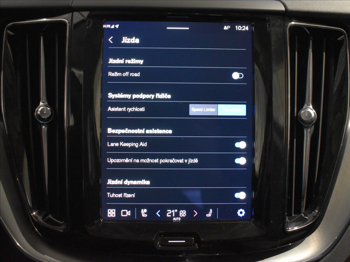 Volvo XC60 SUV / Terénní 2,0 l 145 kw