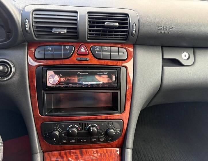 Mercedes-Benz Třídy C Sedan 1,8 l 105 kw