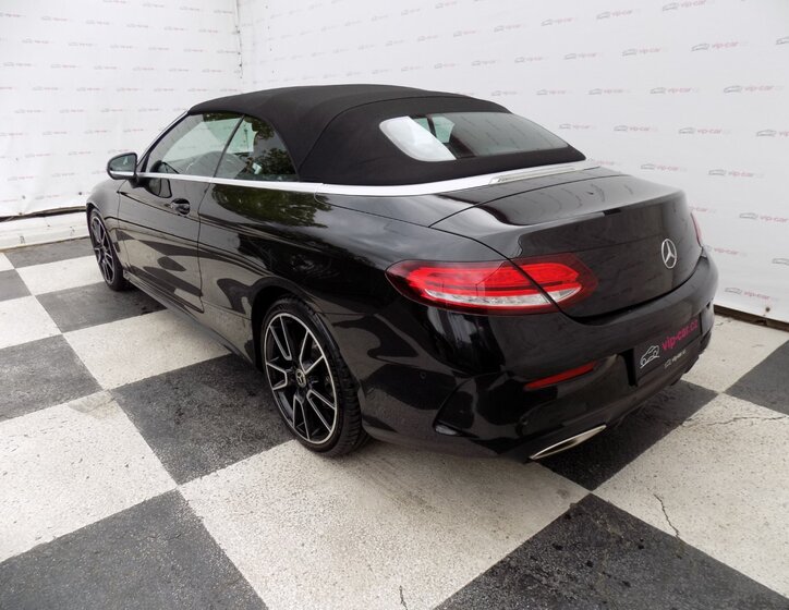 Mercedes-Benz Třídy C Kabriolet 3,0 l 245 kw