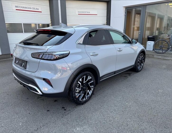 KIA XCeed CUV / Crossover 1,6 l 110 kw