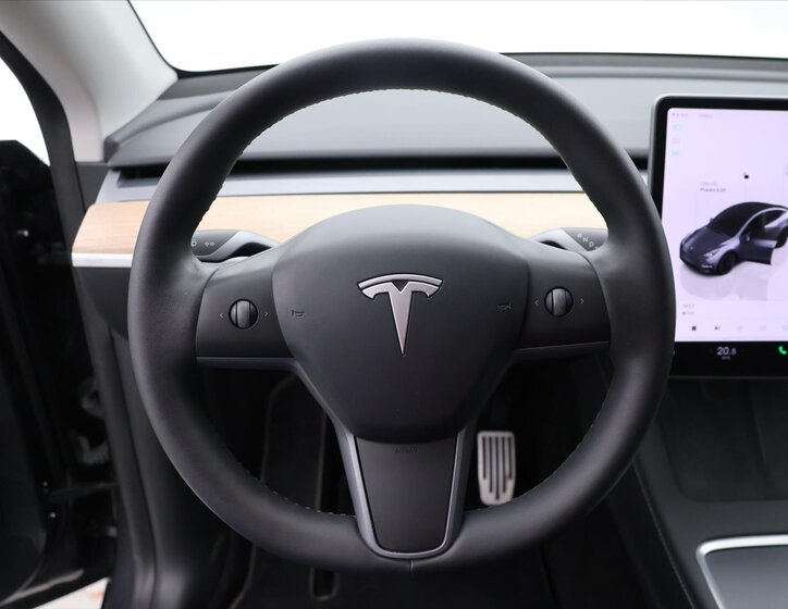 Tesla Model Y SUV / Terénní 0,0 378 kw